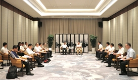 楚雄州委副書(shū)記、州長(zhǎng)張文旺到集團(tuán)洽談交流